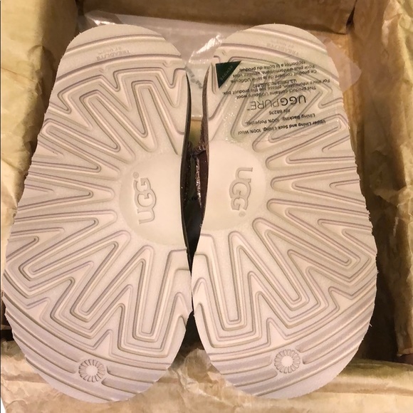 Ugg Kids Classic Short Gold Glitter Boot - Picture 5 of 5